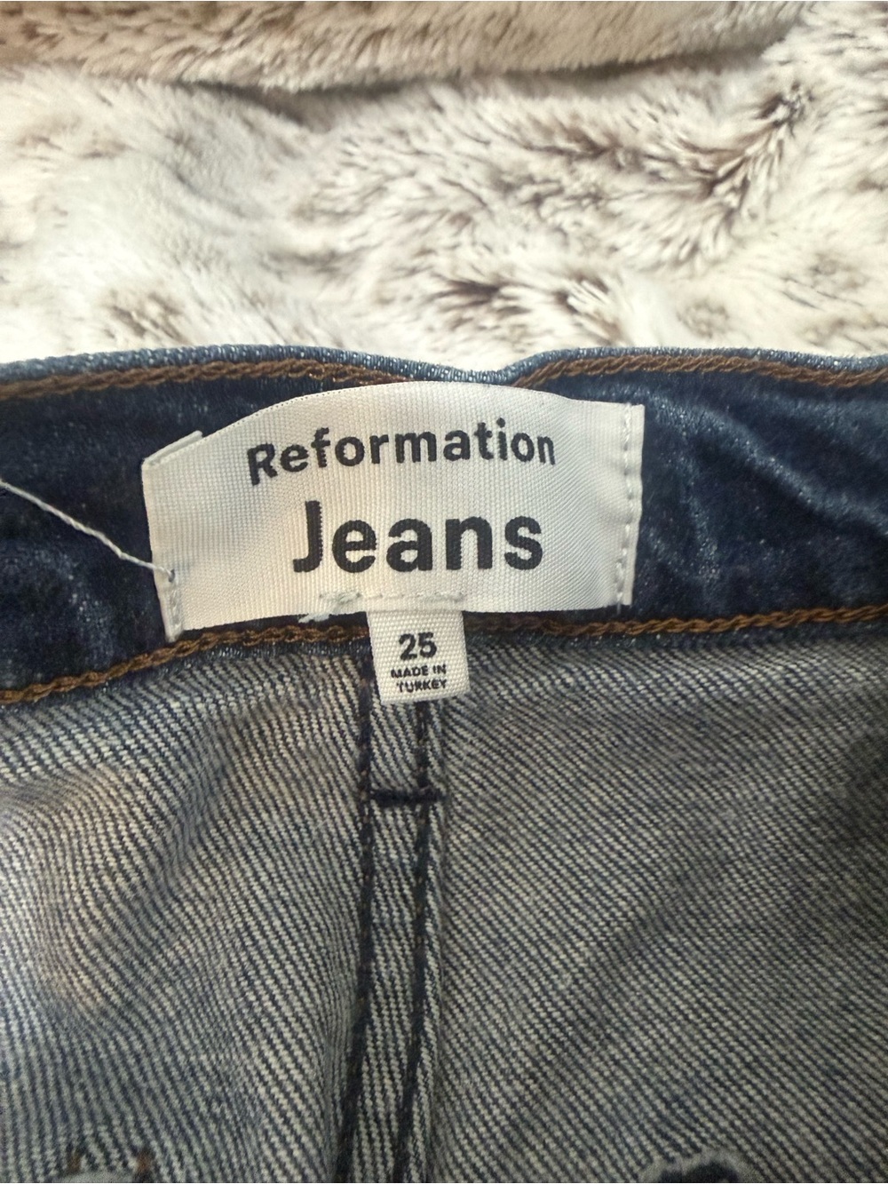 Reformation High Rise Jeans / missing button - Picture 6 of 8